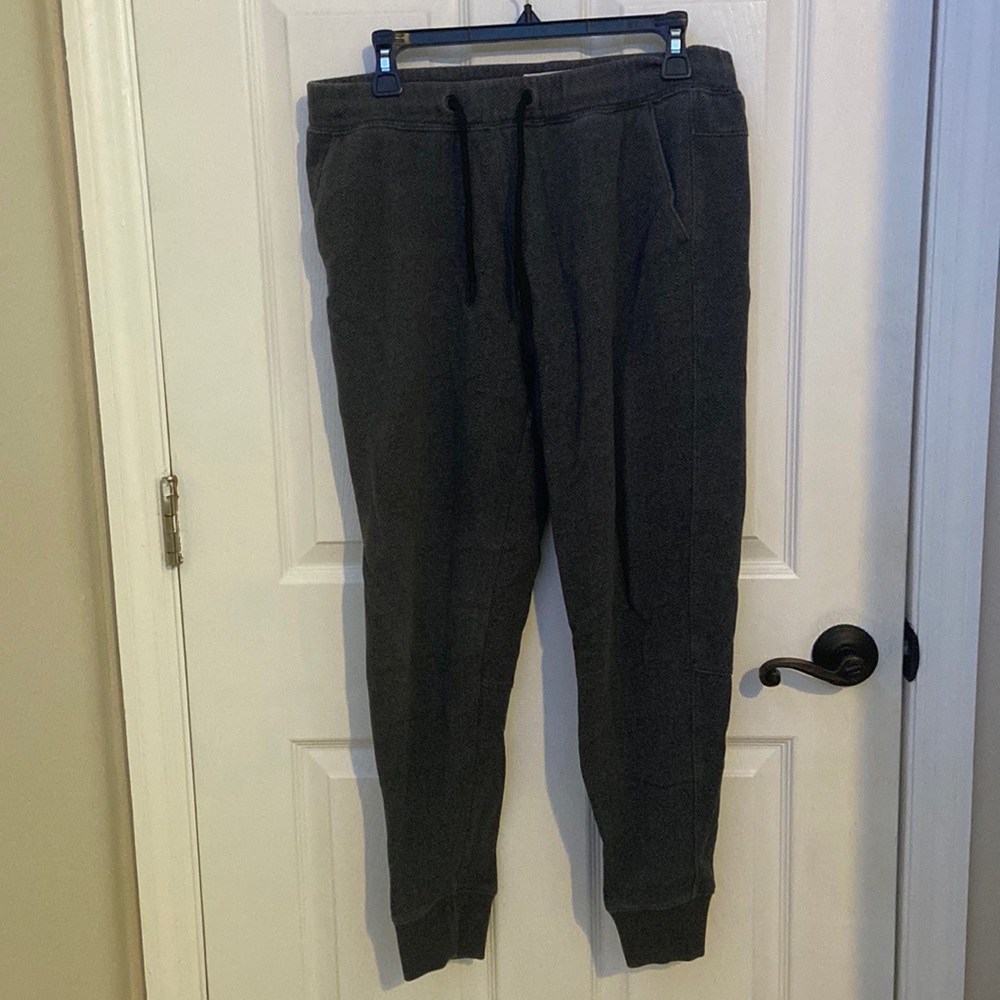 Abercrombie and fitch very soft sweatpants warm material black and gray pattern
